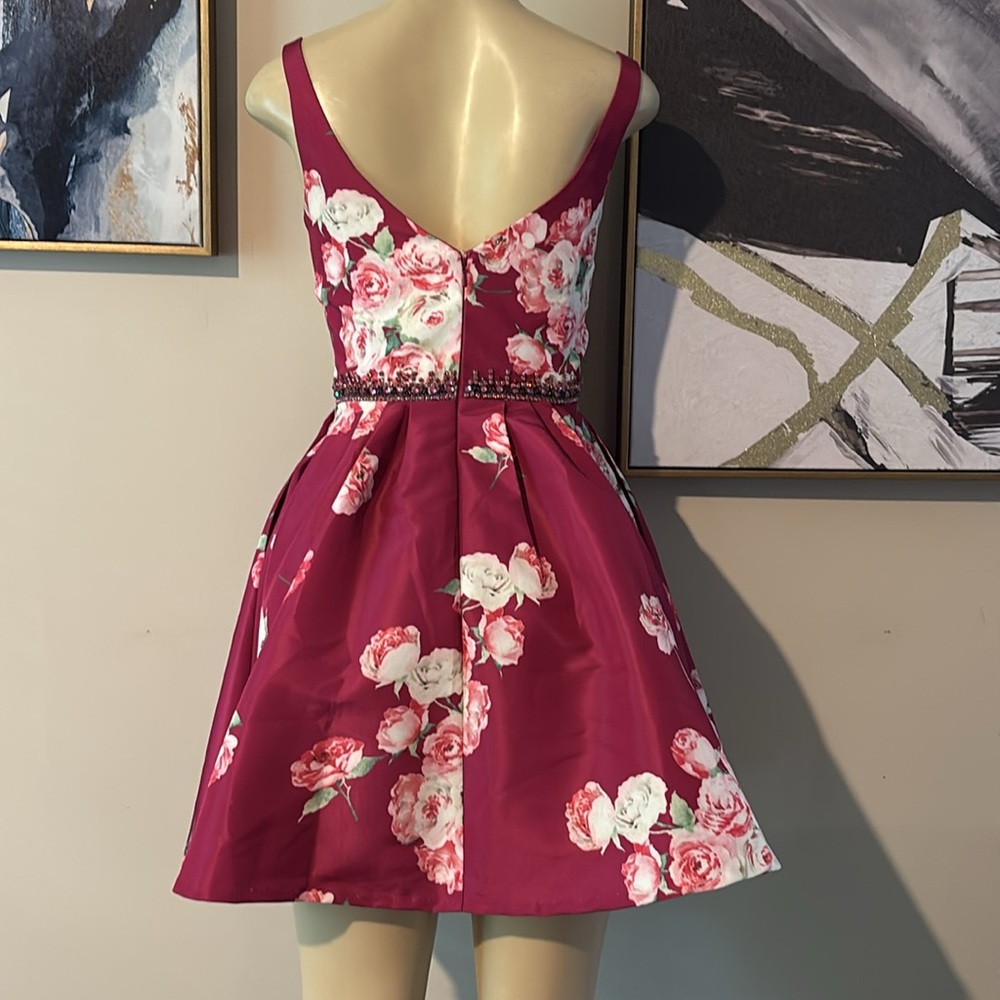 Floral Print Deep V-Neck Satin Dress With Beading Belt size 2 - Picture 8 of 12
